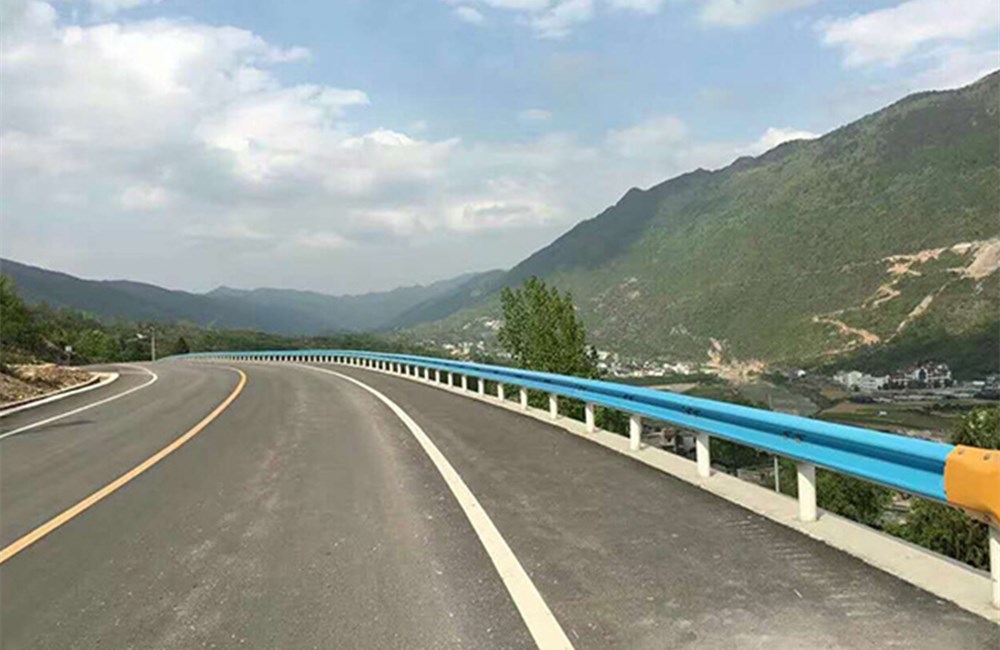 波形护栏的普通螺栓和防盗螺栓有什么不同之处？？？？？？？？